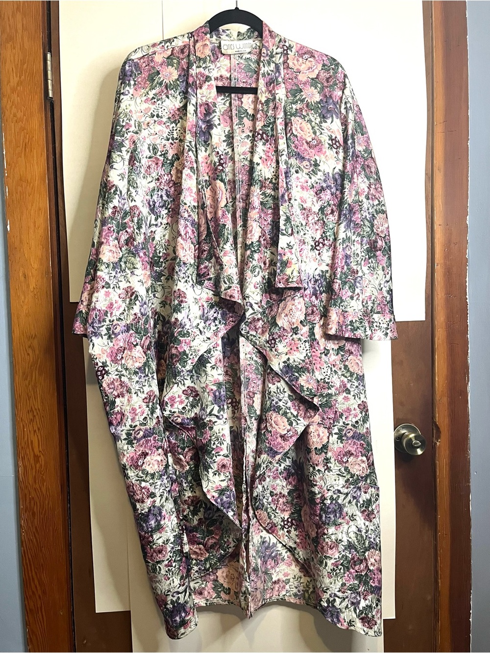 Aries Woman (Fits Up to a 4X/5X) Floral Satin Open Front Duster